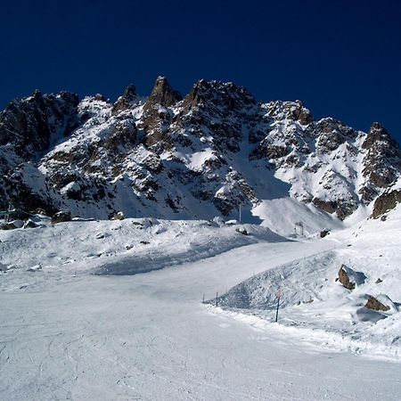 B&B Les Rochers 42 Lits Les Marécottes Dış mekan fotoğraf